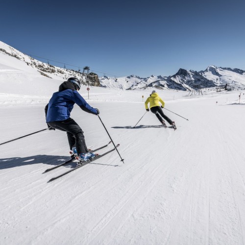 Brede pistes en perfecte sneeuwcondities Skiers in actie